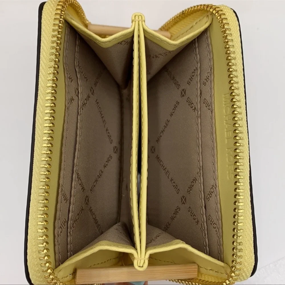 MICHAEL KORS JET SET TRAVEL MEDIUM ZIP AROUND CARD CASE BUTTERCUP
